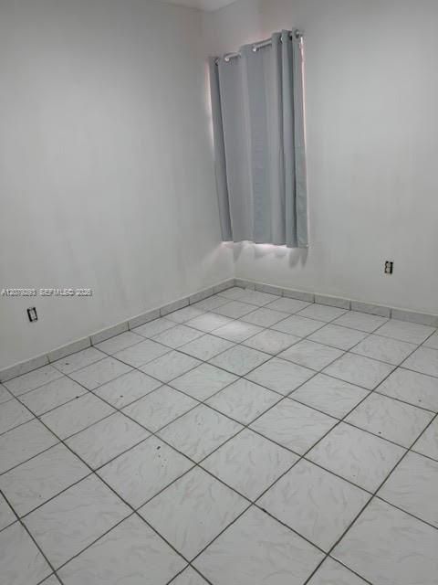 For Rent: $3,200 (3 beds, 2 baths, 1121 Square Feet)