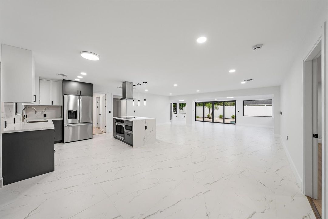 360 Saturn Ave-19