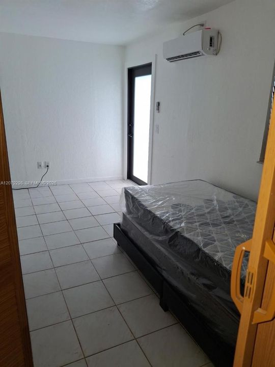 В аренду: $1,100 (1 спален, 1 ванн, 1344 Квадратных фут)