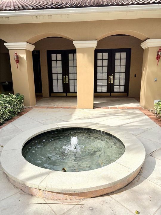 For Rent: $1,980 (2 beds, 2 baths, 981 Square Feet)
