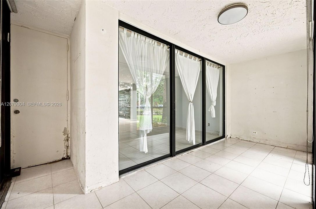 На продажу: $350,000 (2 спален, 2 ванн, 1235 Квадратных фут)