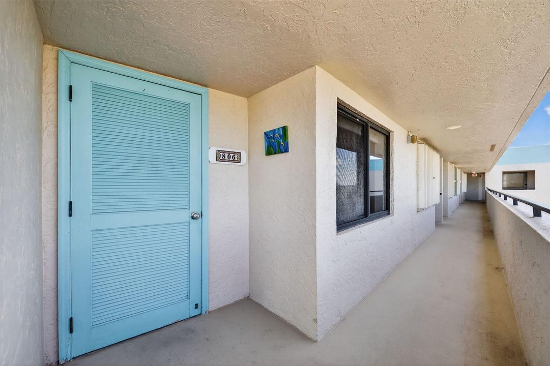TOP FLOOR PENTHOUSE CONDO