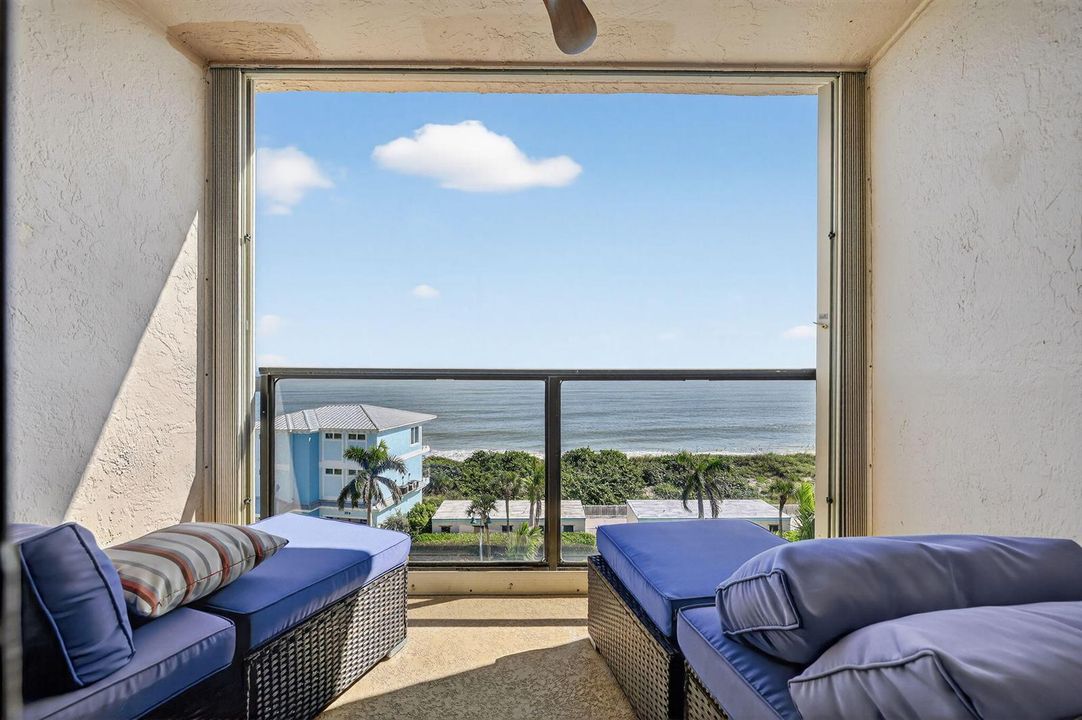 BALCONY OFF MASTER SUITE