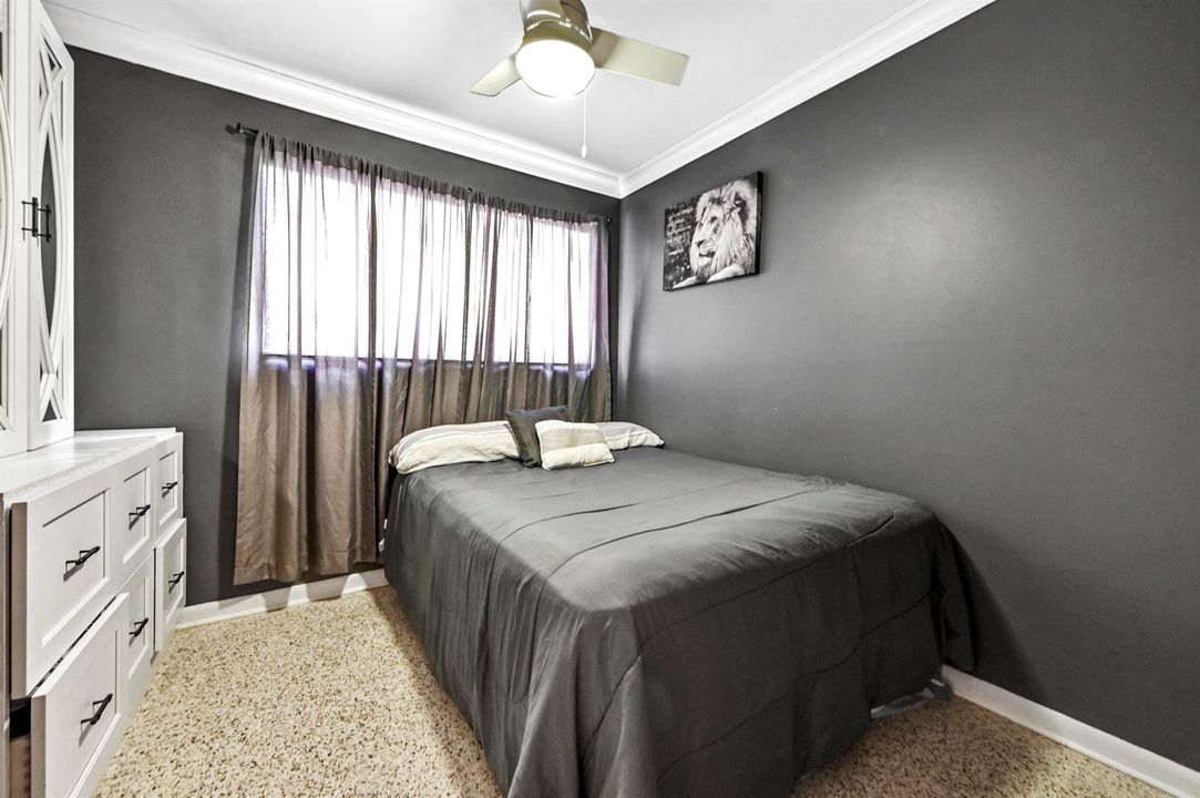 19 Bedroom 01