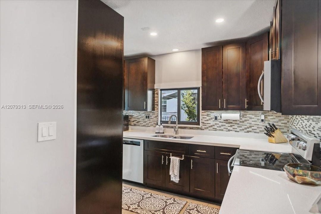 На продажу: $499,000 (3 спален, 2 ванн, 1064 Квадратных фут)