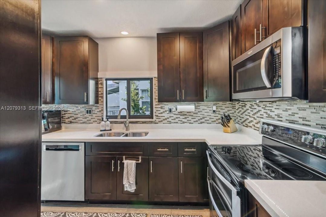 На продажу: $499,000 (3 спален, 2 ванн, 1064 Квадратных фут)