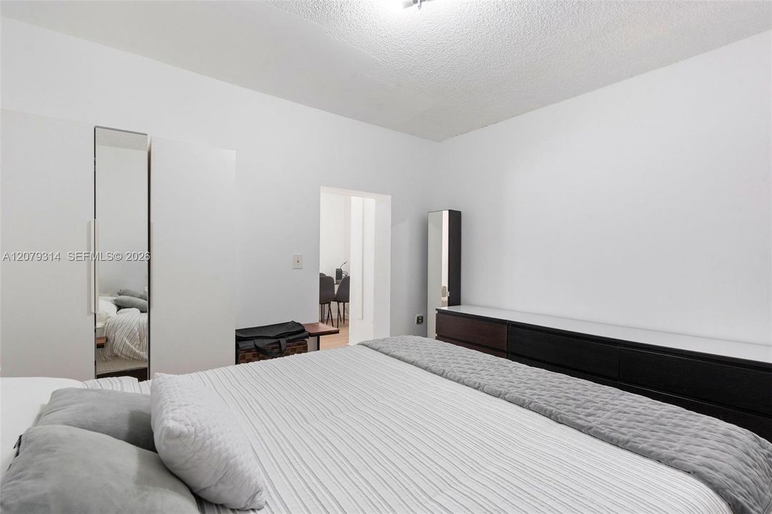En Venta: $2,449,000 (3 camas, 2 baños, 1580 Pies cuadrados)