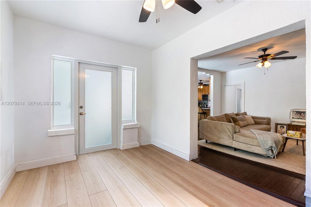 En Venta: $2,449,000 (3 camas, 2 baños, 1580 Pies cuadrados)
