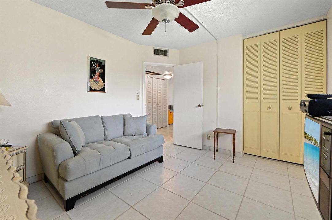17 bedroom 02