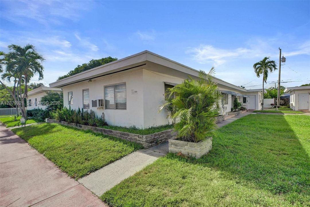 For Rent: $1,775 (1 beds, 1 baths, 780 Square Feet)