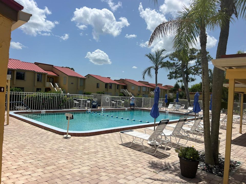 walk to this pool