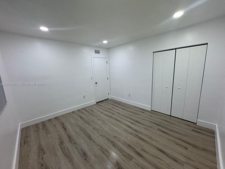 В аренду: $1,200 (1 спален, 1 ванн, 1000 Квадратных фут)