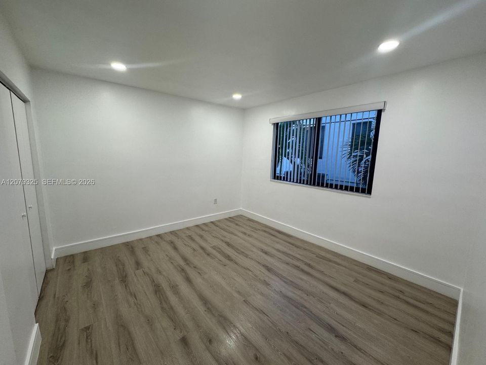 В аренду: $1,200 (1 спален, 1 ванн, 1000 Квадратных фут)