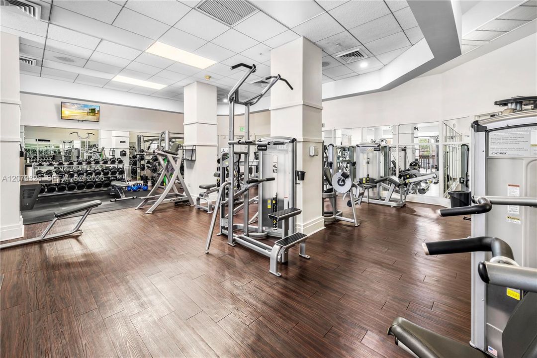 For Sale: $595,000 (1 beds, 1 baths, 992 Square Feet)