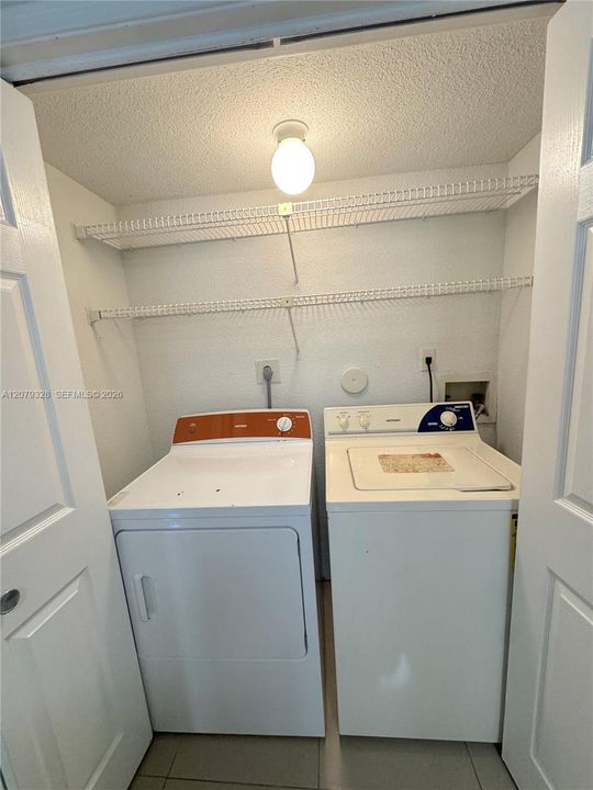 В аренду: $1,500 (1 спален, 1 ванн, 950 Квадратных фут)