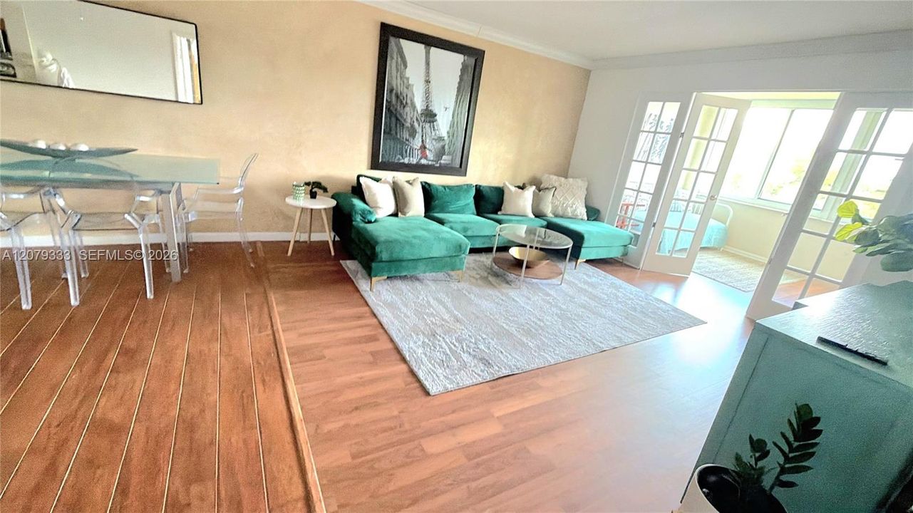 В аренду: $1,900 (1 спален, 1 ванн, 1002 Квадратных фут)