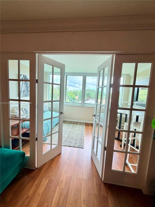 В аренду: $1,900 (1 спален, 1 ванн, 1002 Квадратных фут)