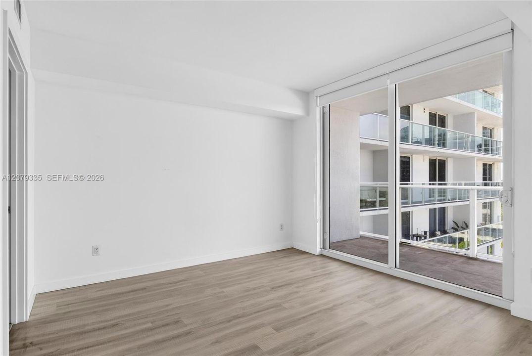 На продажу: $358,000 (1 спален, 1 ванн, 690 Квадратных фут)
