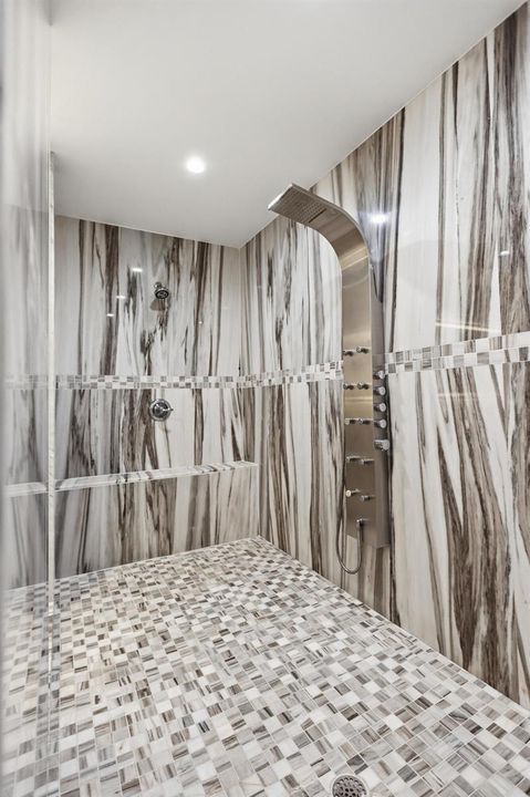284 NE 7th Street-0528