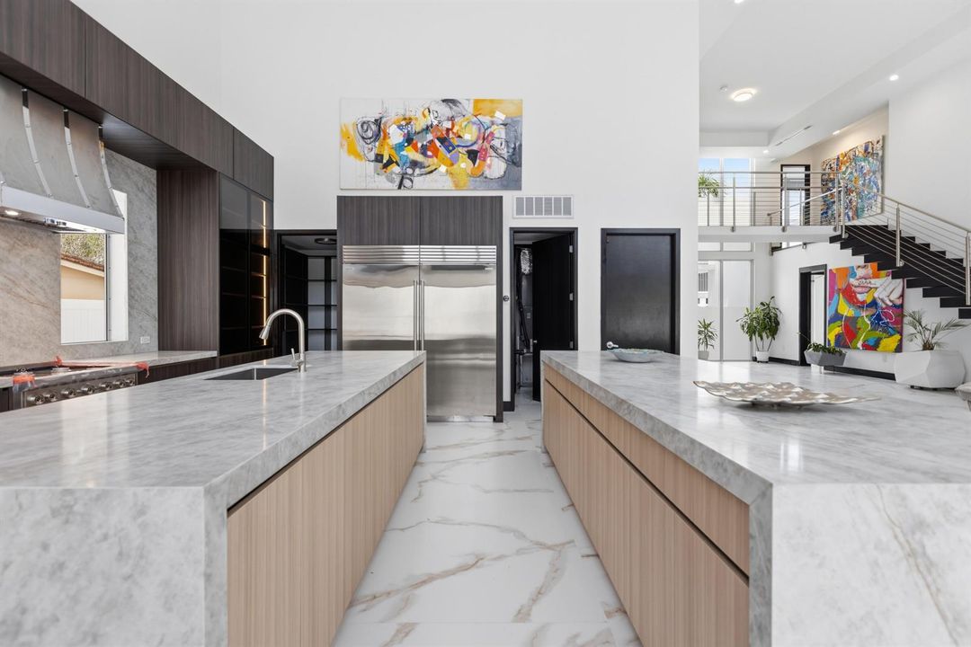 284 NE 7th Street-0360