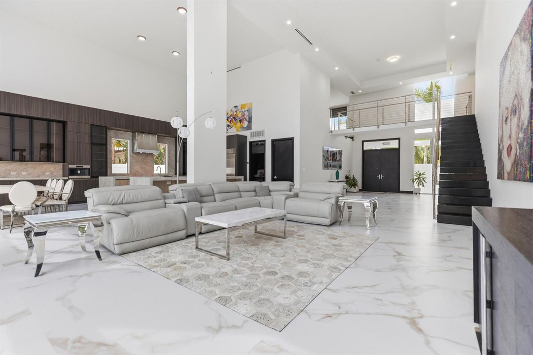 284 NE 7th Street-0311