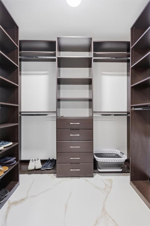 284 NE 7th Street-0486