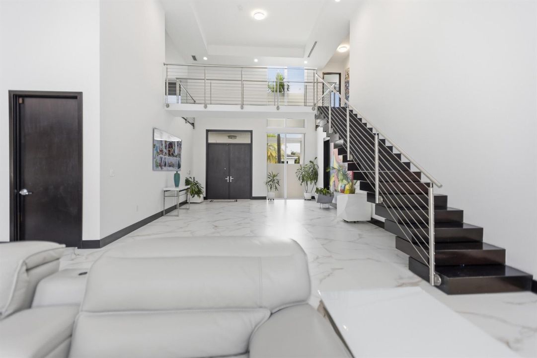 284 NE 7th Street-0808