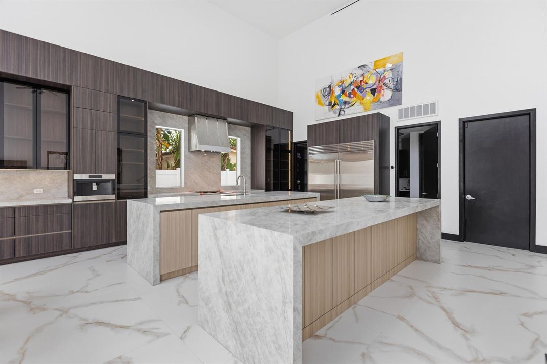 284 NE 7th Street-0367