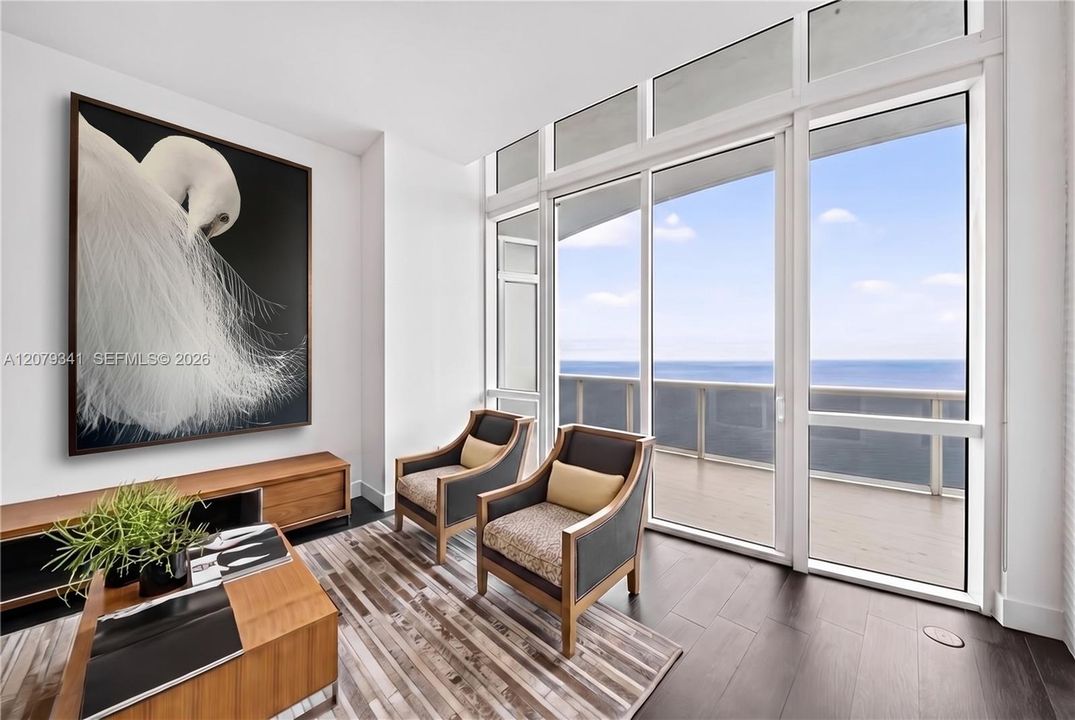 En Venta: $2,099,999 (3 camas, 3 baños, 2106 Pies cuadrados)
