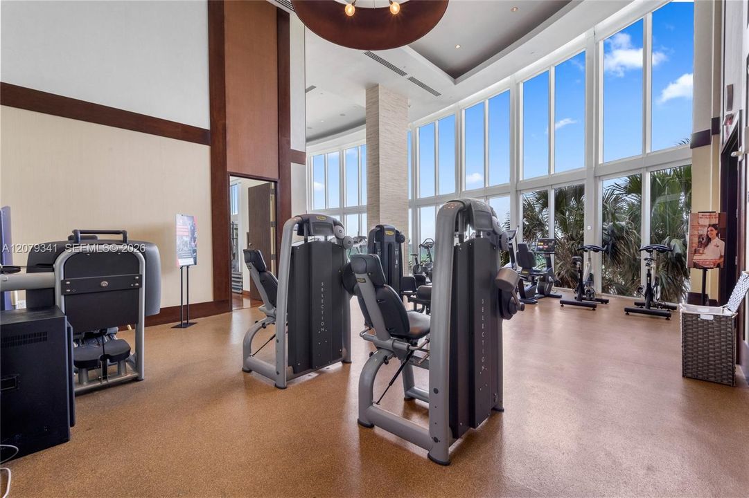 En Venta: $2,099,999 (3 camas, 3 baños, 2106 Pies cuadrados)
