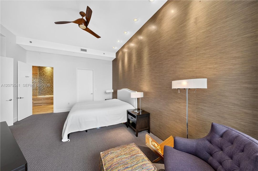 En Venta: $2,099,999 (3 camas, 3 baños, 2106 Pies cuadrados)