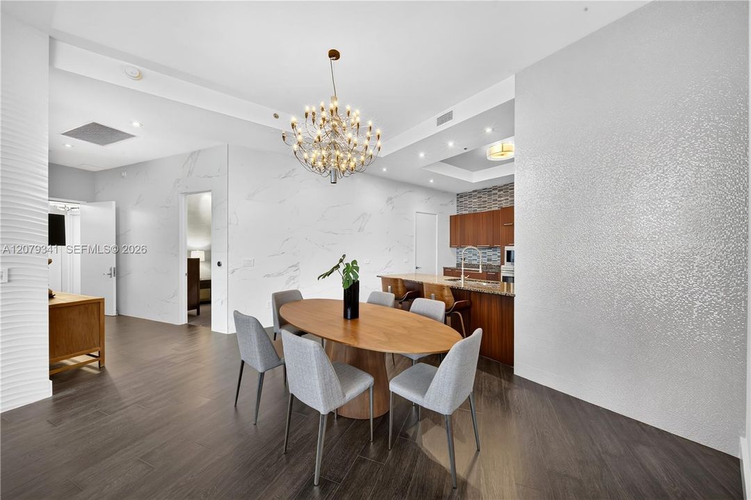 En Venta: $2,099,999 (3 camas, 3 baños, 2106 Pies cuadrados)
