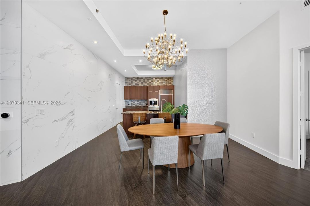 En Venta: $2,099,999 (3 camas, 3 baños, 2106 Pies cuadrados)