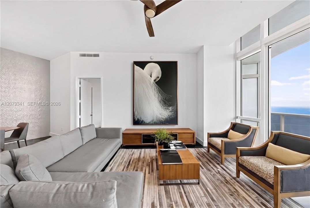 En Venta: $2,099,999 (3 camas, 3 baños, 2106 Pies cuadrados)