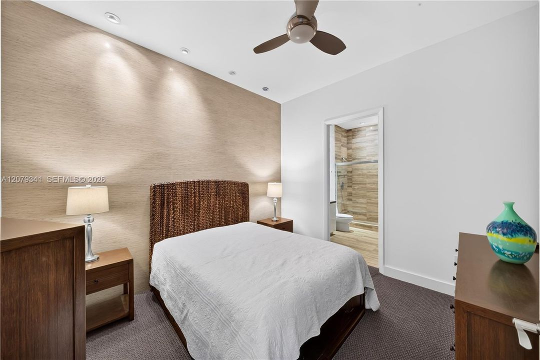 En Venta: $2,099,999 (3 camas, 3 baños, 2106 Pies cuadrados)