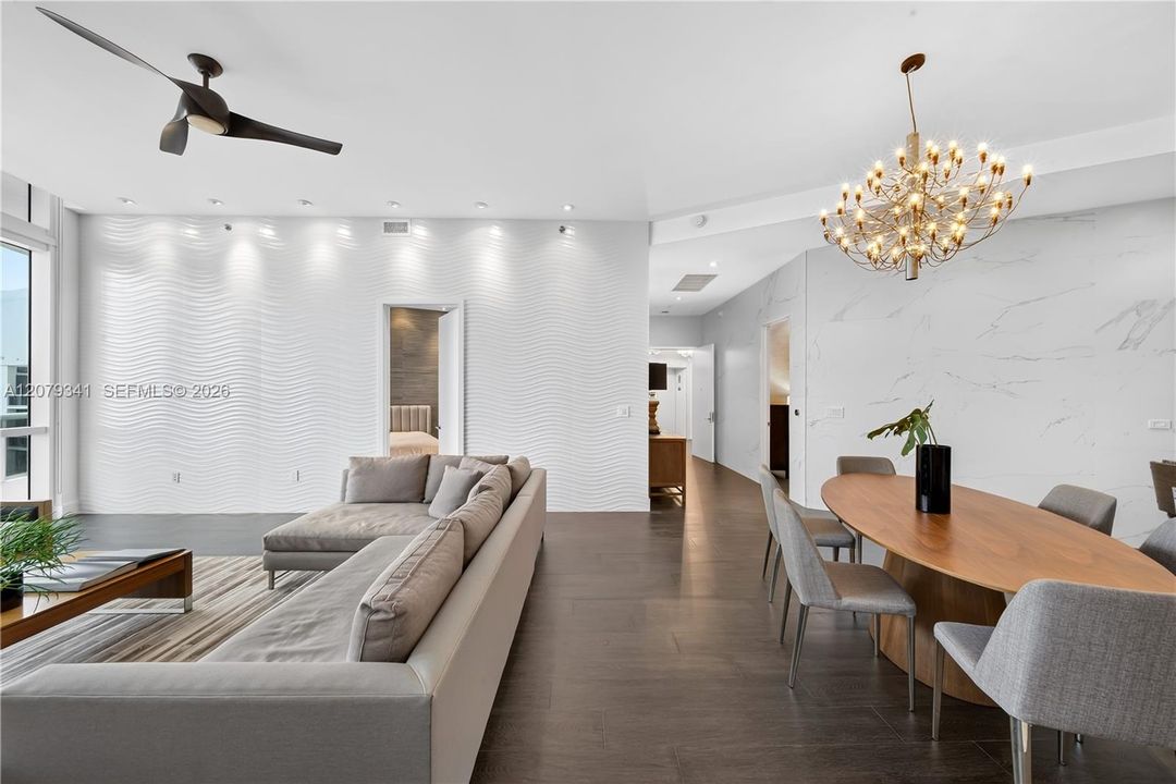 En Venta: $2,099,999 (3 camas, 3 baños, 2106 Pies cuadrados)