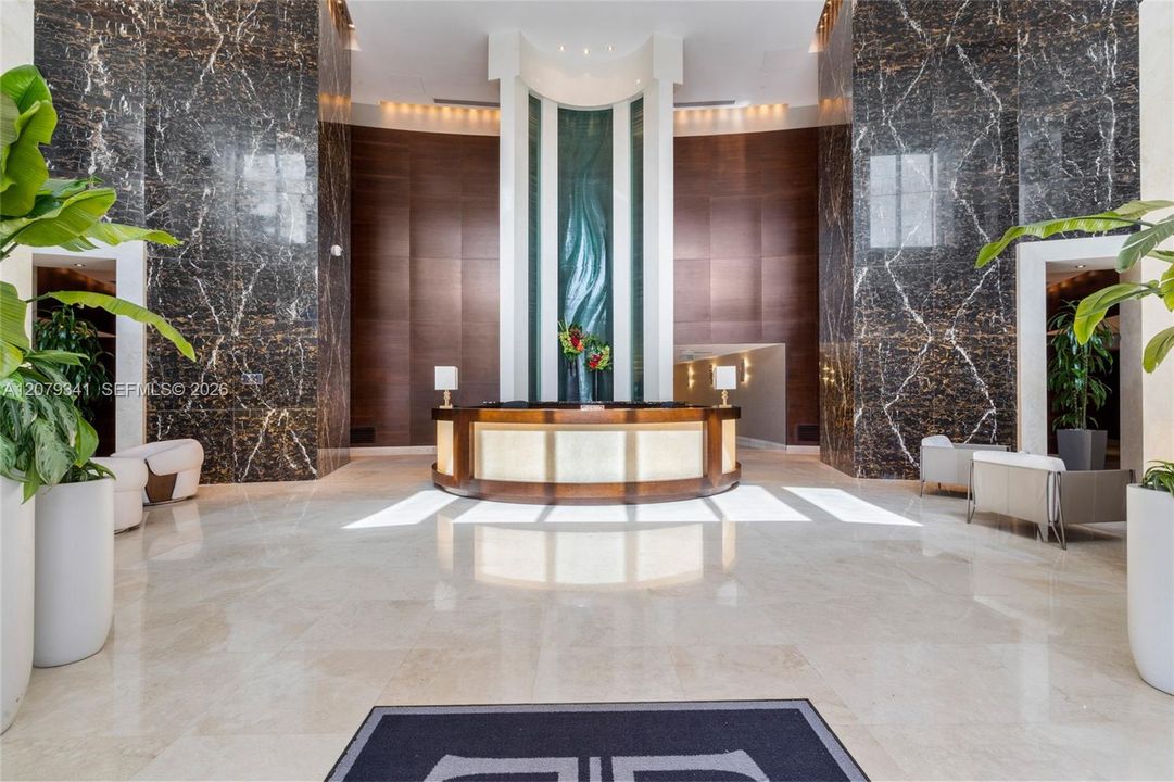 En Venta: $2,099,999 (3 camas, 3 baños, 2106 Pies cuadrados)