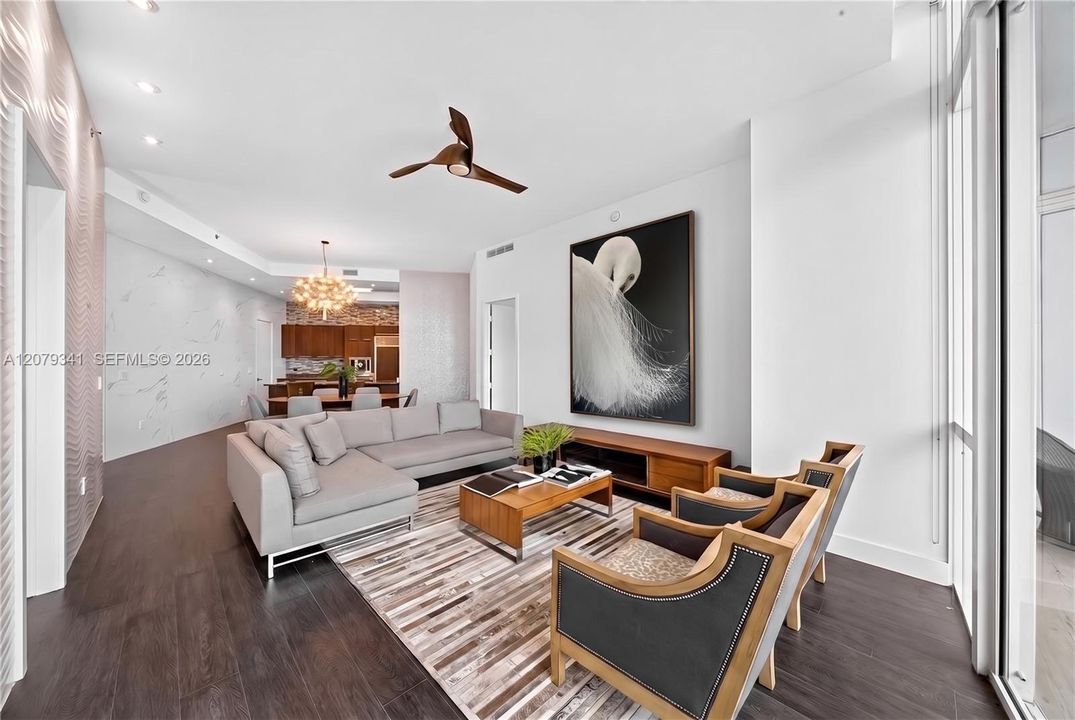 En Venta: $2,099,999 (3 camas, 3 baños, 2106 Pies cuadrados)