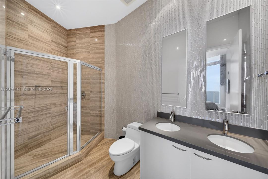 En Venta: $2,099,999 (3 camas, 3 baños, 2106 Pies cuadrados)