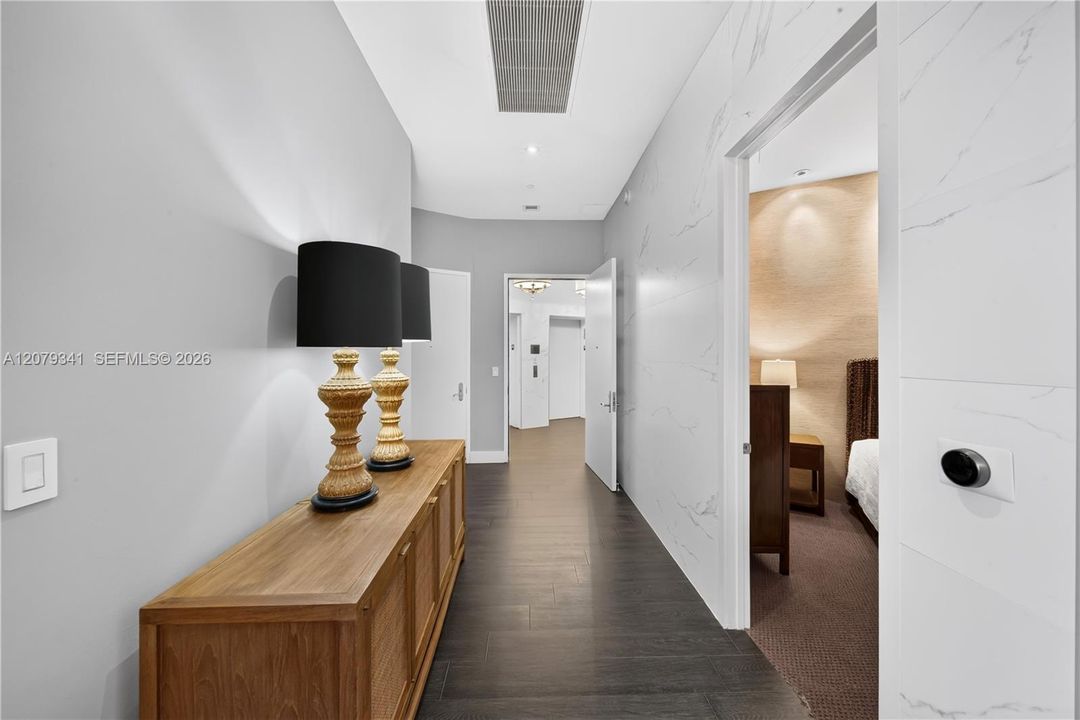 En Venta: $2,099,999 (3 camas, 3 baños, 2106 Pies cuadrados)