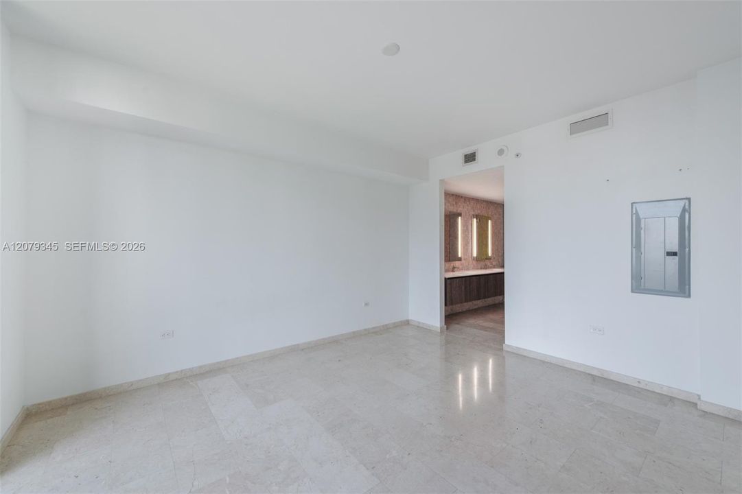 For Rent: $6,200 (2 beds, 2 baths, 1259 Square Feet)