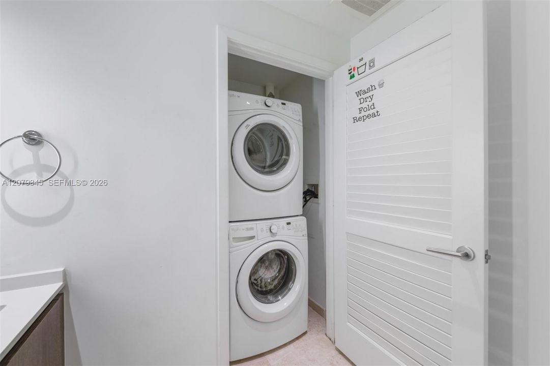 For Rent: $6,200 (2 beds, 2 baths, 1259 Square Feet)