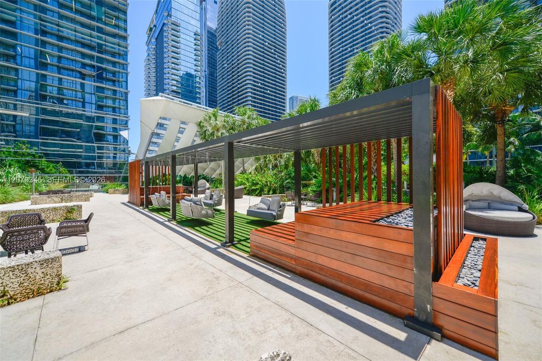 For Rent: $6,200 (2 beds, 2 baths, 1259 Square Feet)