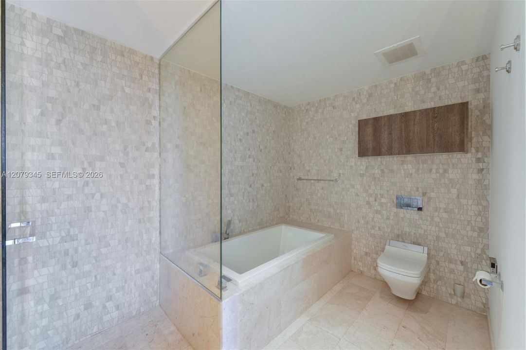 For Rent: $6,200 (2 beds, 2 baths, 1259 Square Feet)