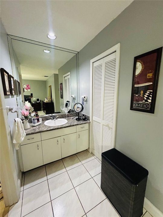 For Sale: $750,000 (4 beds, 3 baths, 1603 Square Feet)