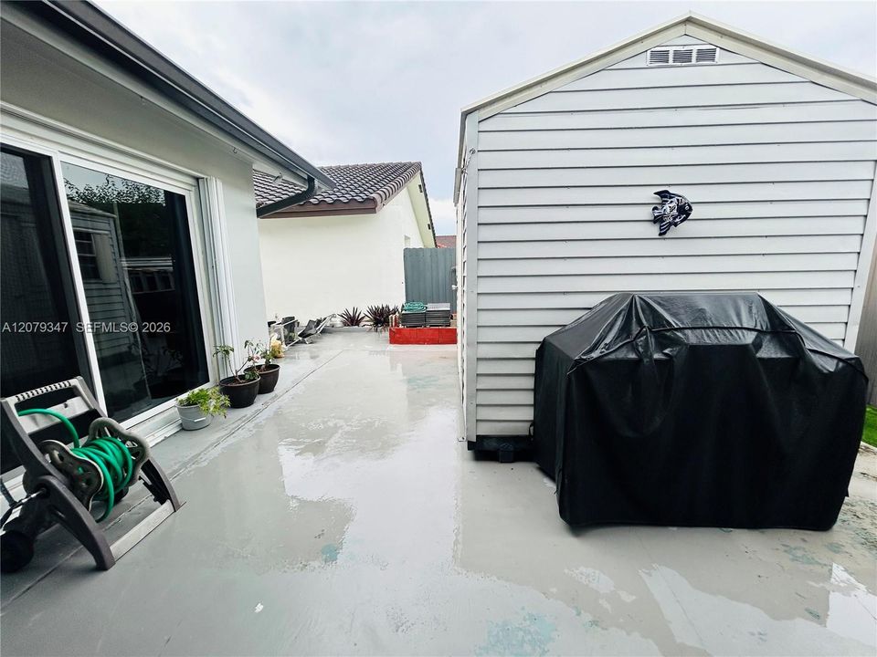 For Sale: $750,000 (4 beds, 3 baths, 1603 Square Feet)