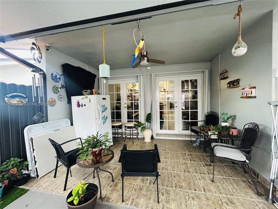 For Sale: $750,000 (4 beds, 3 baths, 1603 Square Feet)