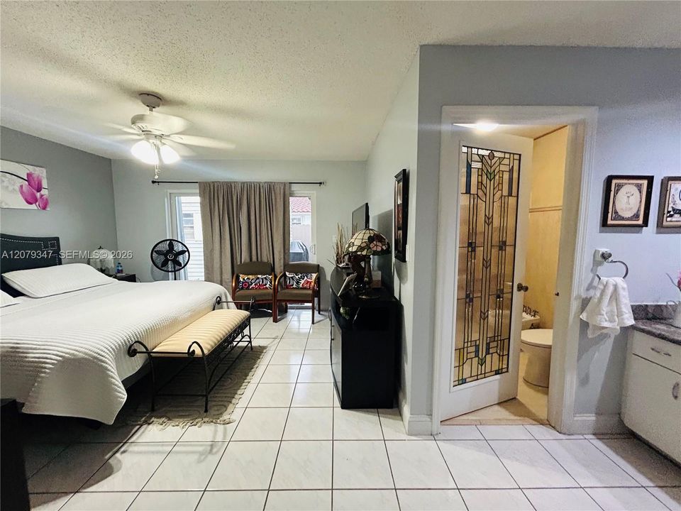 For Sale: $750,000 (4 beds, 3 baths, 1603 Square Feet)