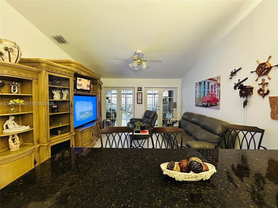 For Sale: $750,000 (4 beds, 3 baths, 1603 Square Feet)