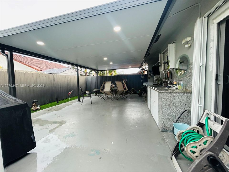 For Sale: $750,000 (4 beds, 3 baths, 1603 Square Feet)